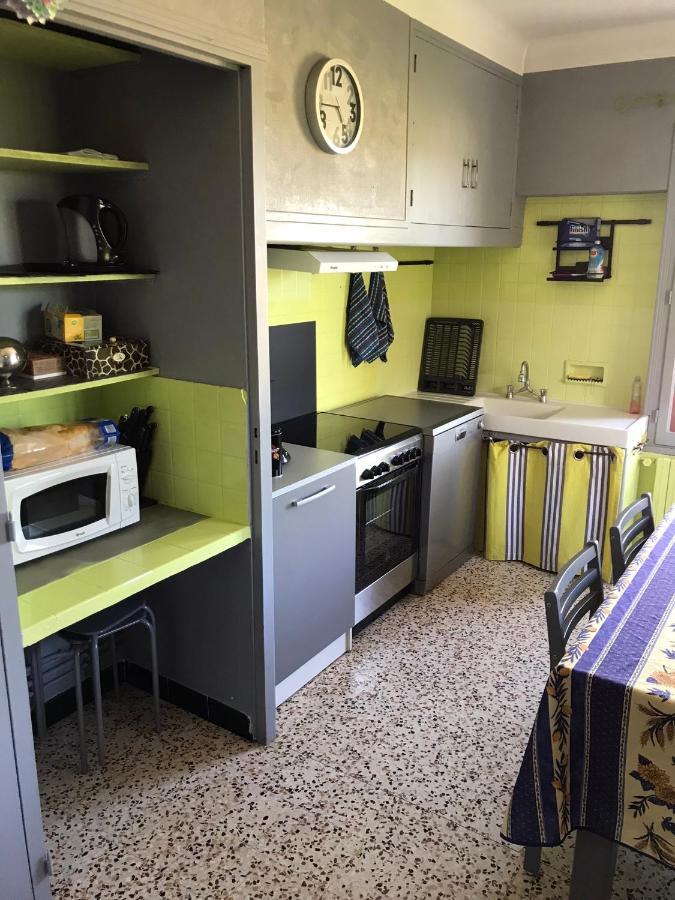Appartement Tout Confort Avec Parking Ferme Arles Exterior foto